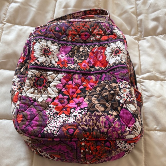 Vera Bradley Handbags - Vera Bradley floral Bag with White Wipeable Lining
